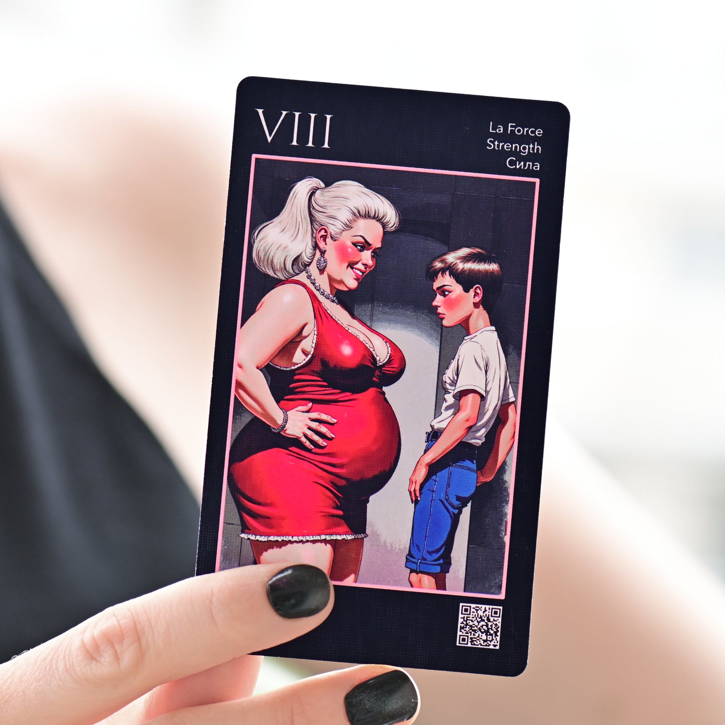 Les Fantaisie damour strength card close-up