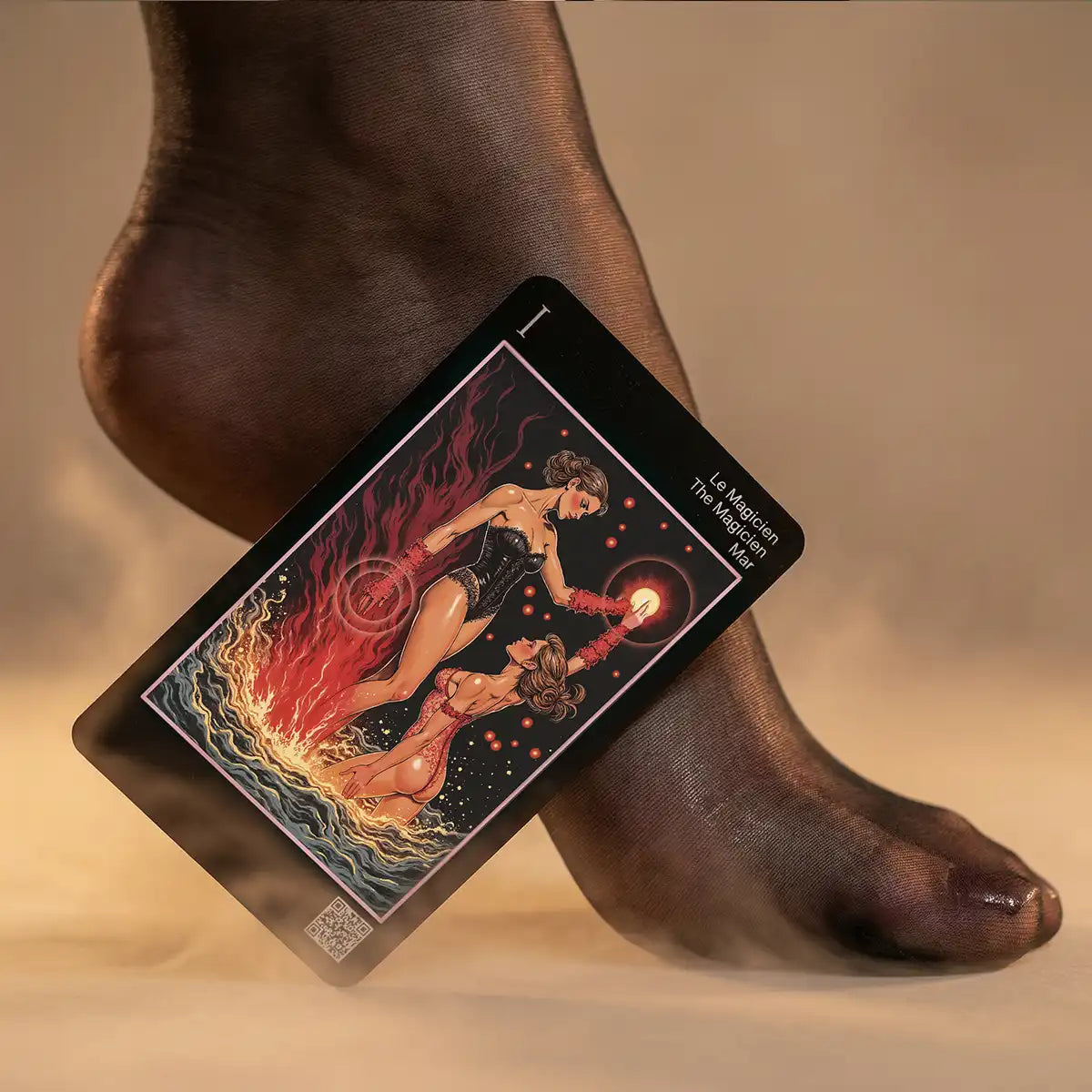 Les Fantaisie d’Amour (Tarot-Manara, 78 cards, Gold Metallic Foil, Black EDGE, Linen Finish)