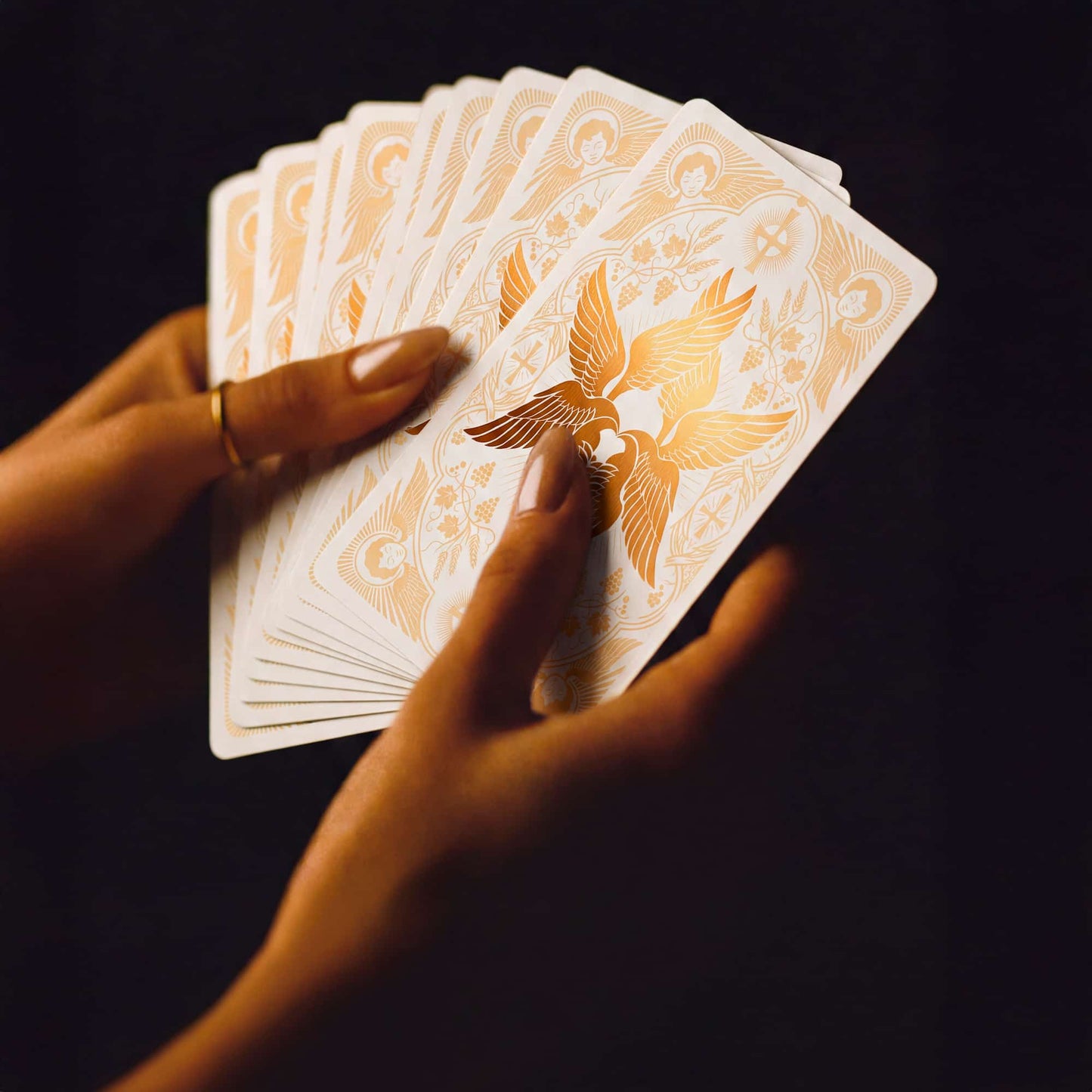 Seraphim Tarot (Tarot Rider–Waite, 78 Cards, 350gsm Linen, Silver Gilded Edges, Printed Guidebook)