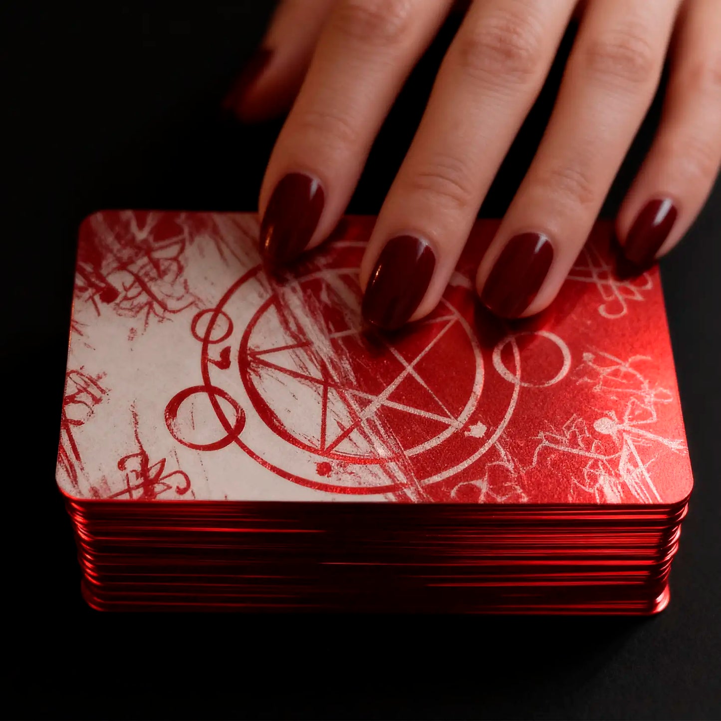 Arcana Obscura (Tarot Rider–Waite, 81 Cards, Red Metallic Foil, Red Laser EDGE, Linen Finish)