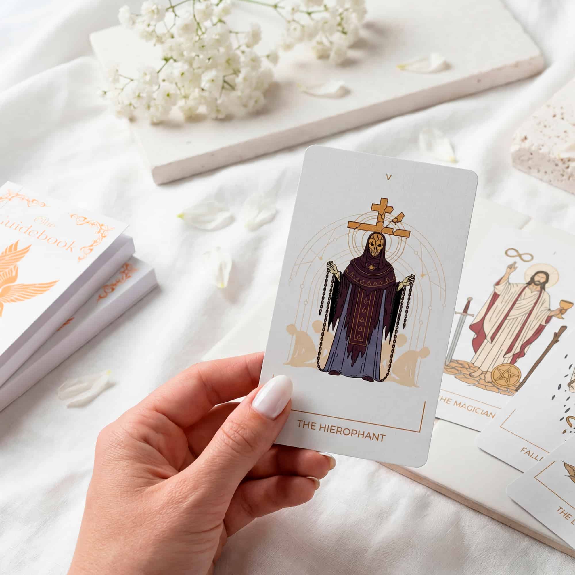 Seraphim Tarot (Tarot Rider–Waite, 78 Cards, 350gsm Linen, Silver Gilded Edges, Printed Guidebook)