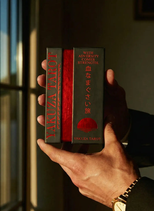 Yakuza Tarot (Tarot Rider–Waite, 81 Cards, Anti-Scratch Linen, Matte Edges, Printed Guidebook)