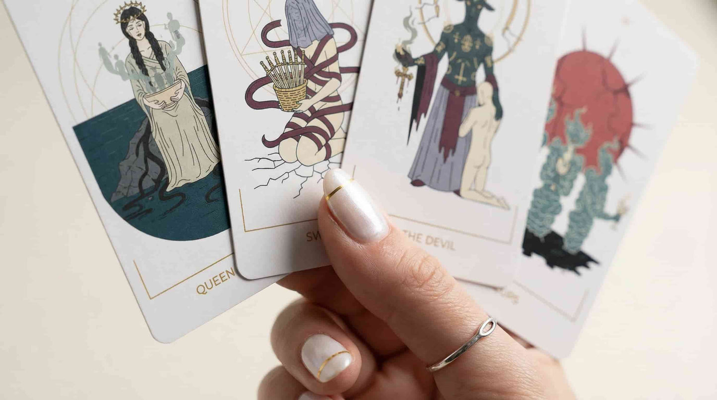 Seraphim Tarot (Tarot Rider–Waite, 78 Cards, 350gsm Linen, Silver Gilded Edges, Printed Guidebook)