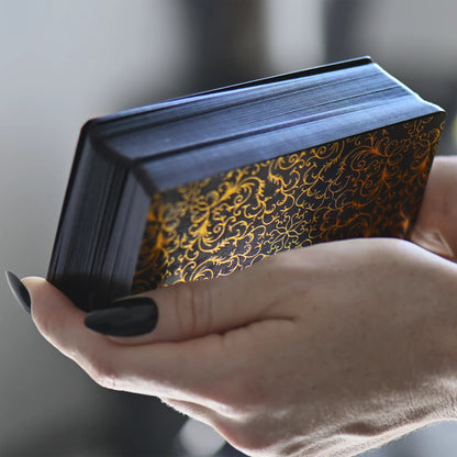 Les Fantaisie d’Amour (Tarot - Manara, 78 cards, Gold Metallic Foil, Black EDGE, Linen Finish) - ManeoShop