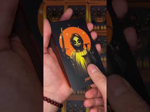 The Halloween Tarot (Tarot Rider–Waite, 81 Cards, Gloss Linen Stock, Pumpkin Gilded Edges, Orange Foil Box)