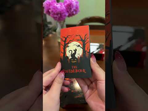 The Halloween Tarot (Tarot Rider–Waite, 81 Cards, Gloss Linen Stock, Pumpkin Gilded Edges, Orange Foil Box)